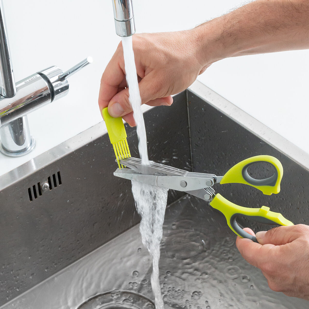 V13H67CE3157A8A8C80CA351A1DCA74A09E5R5440640P5